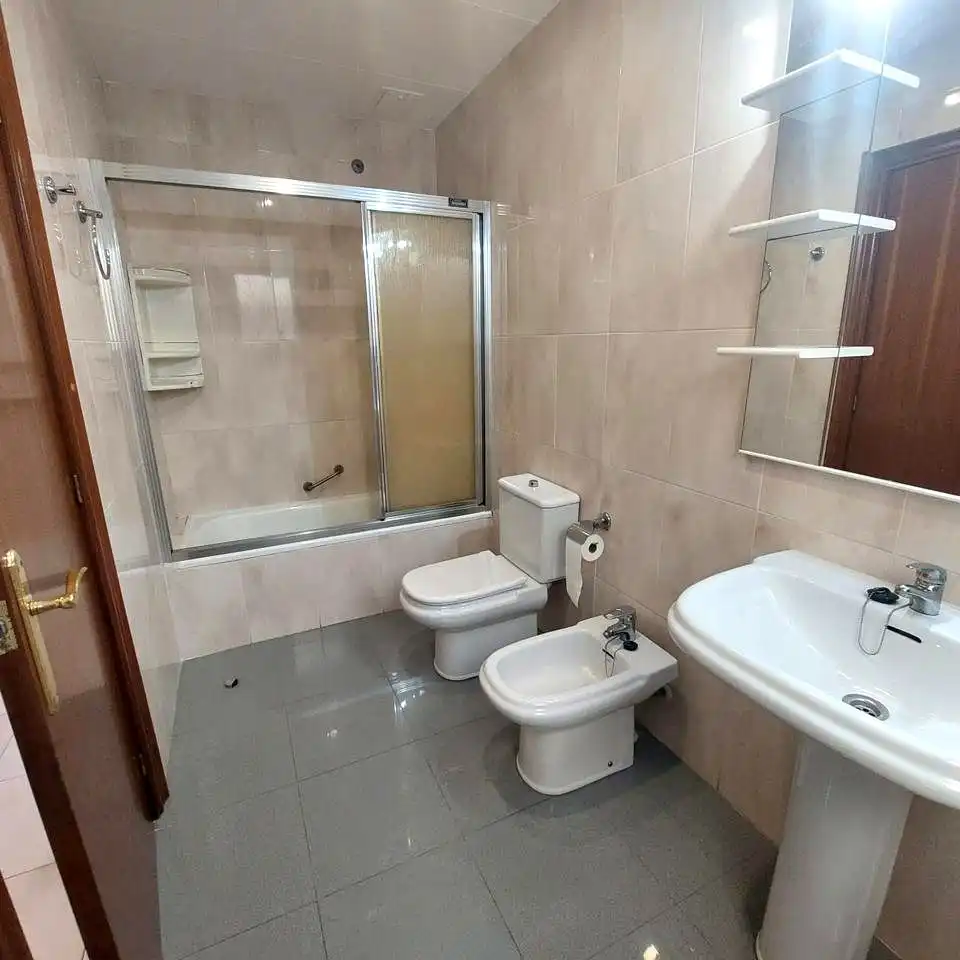 Baño de Piso en venta en Vilafranca del Penedès con Aire acondicionado, Terraza y Trastero