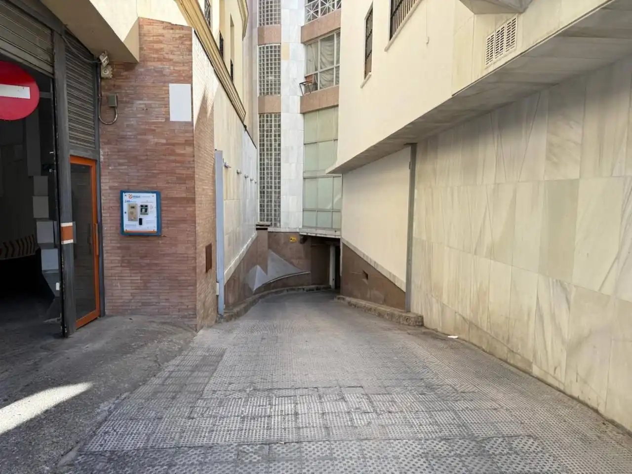 Vista exterior de Garatge en venda en Jerez de la Frontera amb Alarma