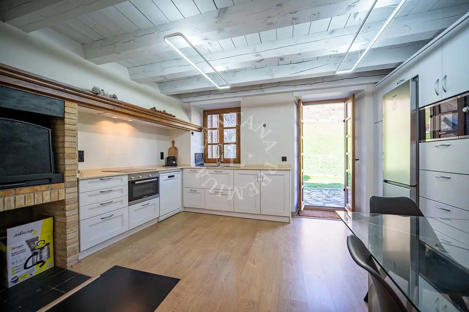Cocina de Casa o chalet en venta en Naut Aran con Calefacción, Parquet y Horno