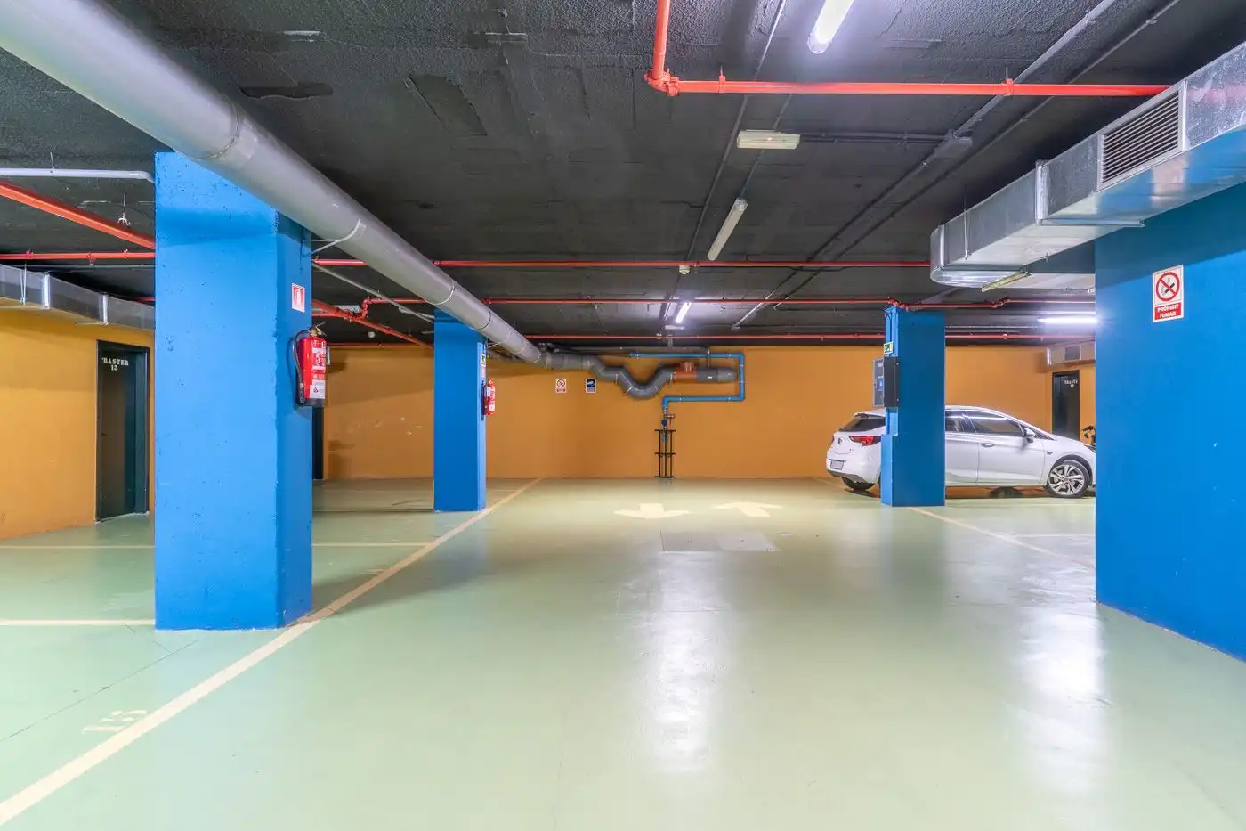 Parking of Garage for rent in Mataró