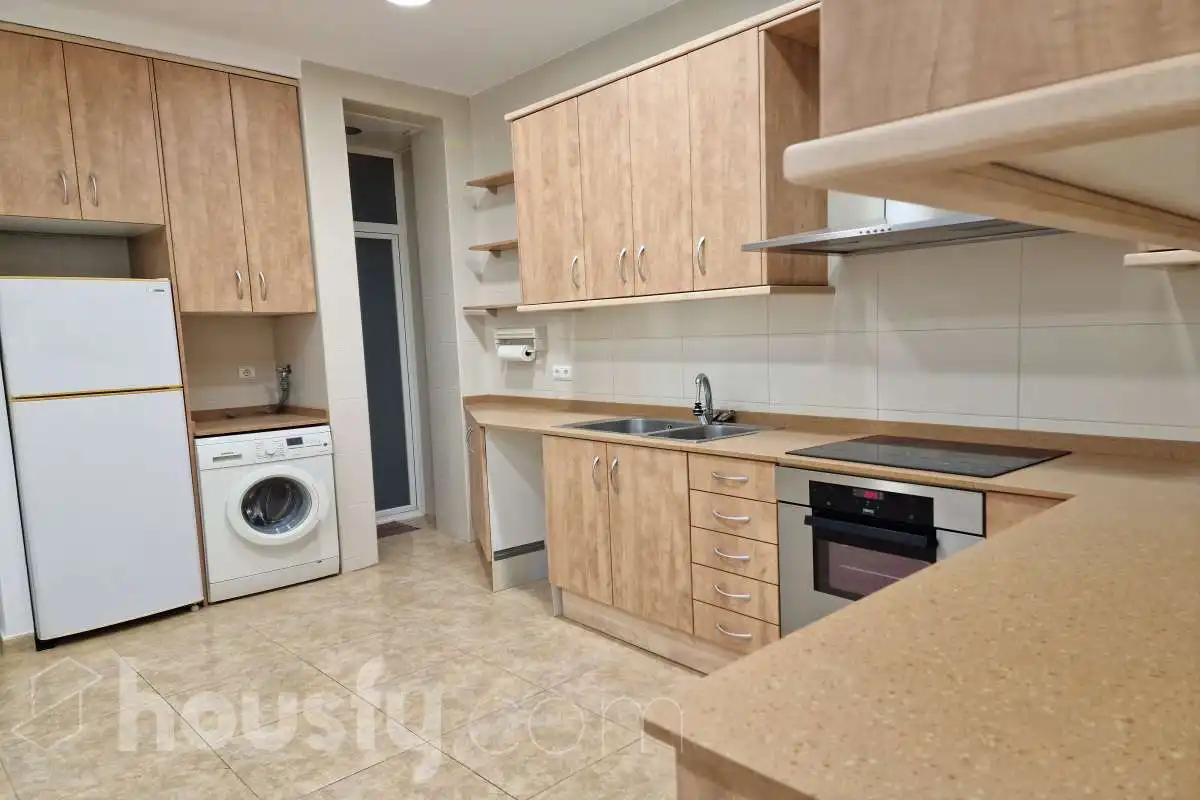 Ground floor for rent in L'Hospitalet de Llobregat, Barcelona
