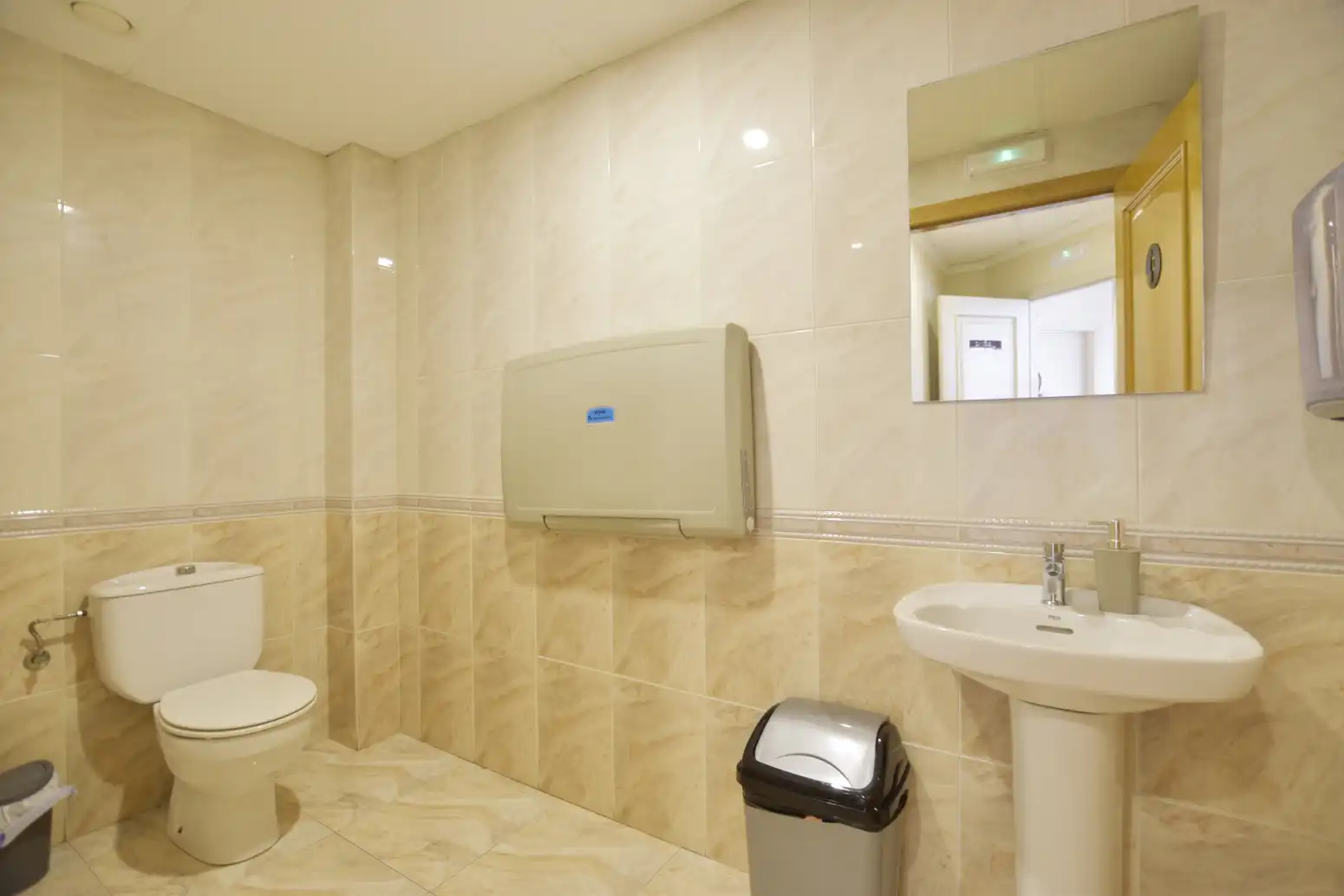 Baño de Local de alquiler en Puçol con Aire acondicionado