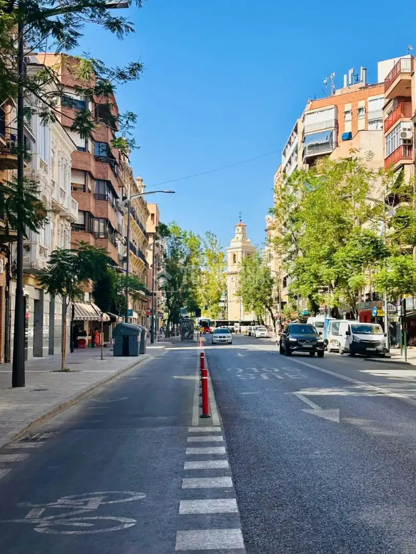 Vista exterior de Local de alquiler en Murcia