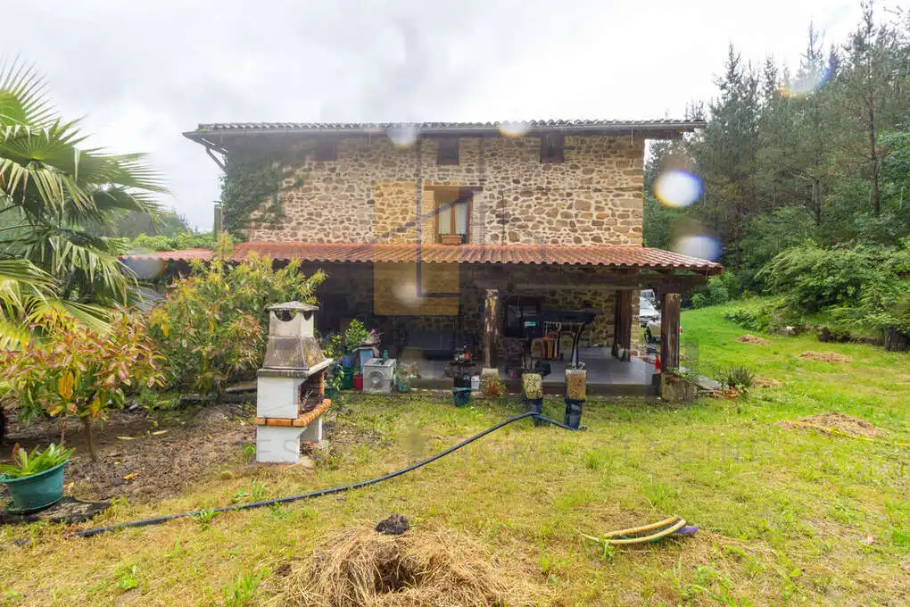 Vista exterior de Finca rústica en venta en Orozko con Calefacción, Jardín privado y Piscina