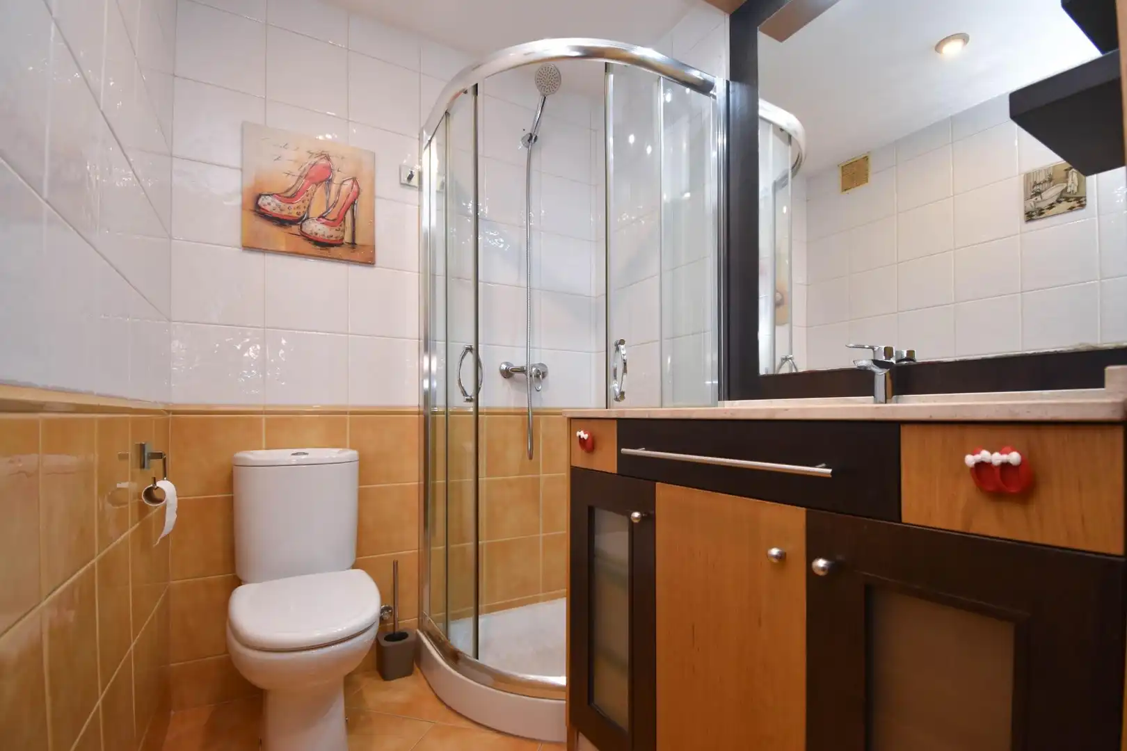 Badezimmer von Wohnung zur Miete in Cambre  mit Heizung