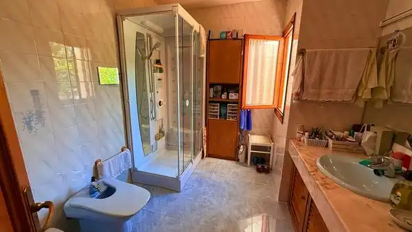 Bathroom of Houses for sale in Benidorm  with Swimming Pool, Furnished and Oven