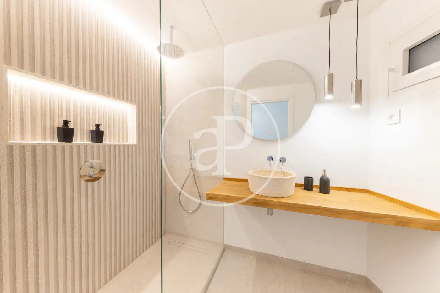 Baño de Piso en venta en  Palma de Mallorca con Aire acondicionado, Calefacción y Amueblado