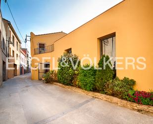 Exterior view of Single-family semi-detached for sale in Vilabertran  with Air Conditioner and Terrace