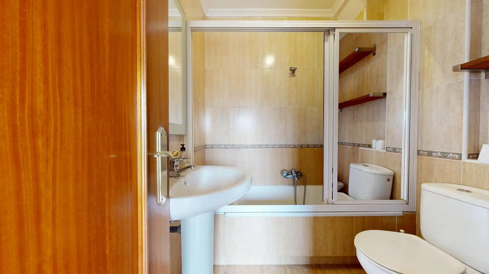 Baño de Casa adosada en venta en Bárcena de Cicero con Calefacción, Jardín privado y Terraza