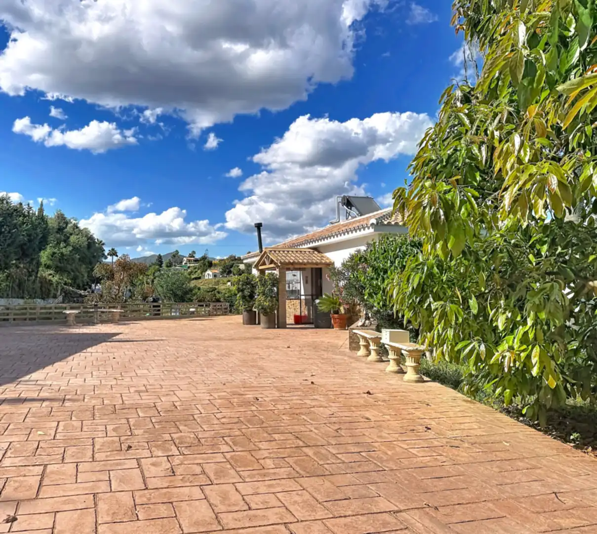 Exterior view of Houses for sale in Estepona  with Air Conditioner, Private garden and Terrace