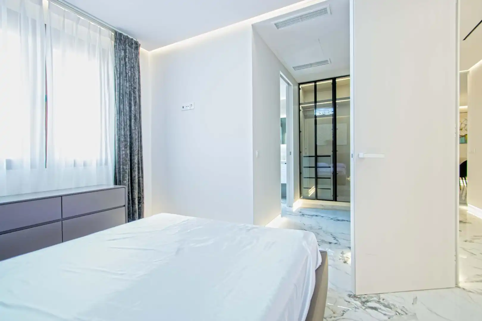 Bedroom of Flat for sale in Sevilla  with Air Conditioner, Heating and Furnished
