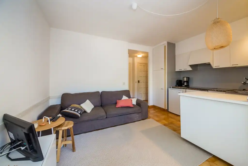 Sala d'estar de Apartament en venda en Castell d'Aro, Platja d'Aro i s'Agaró amb Calefacció, Terrassa i Moblat