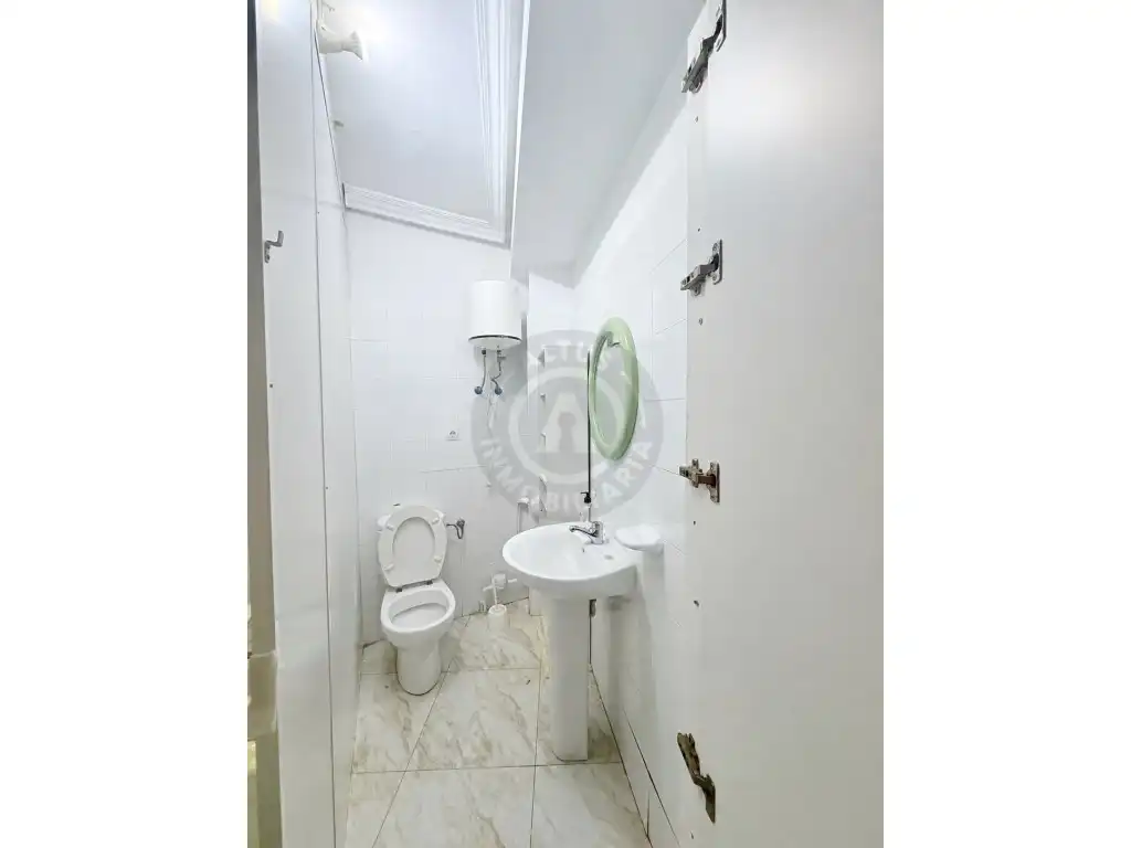 Badezimmer von Geschaftsraum zur Miete in Cáceres
