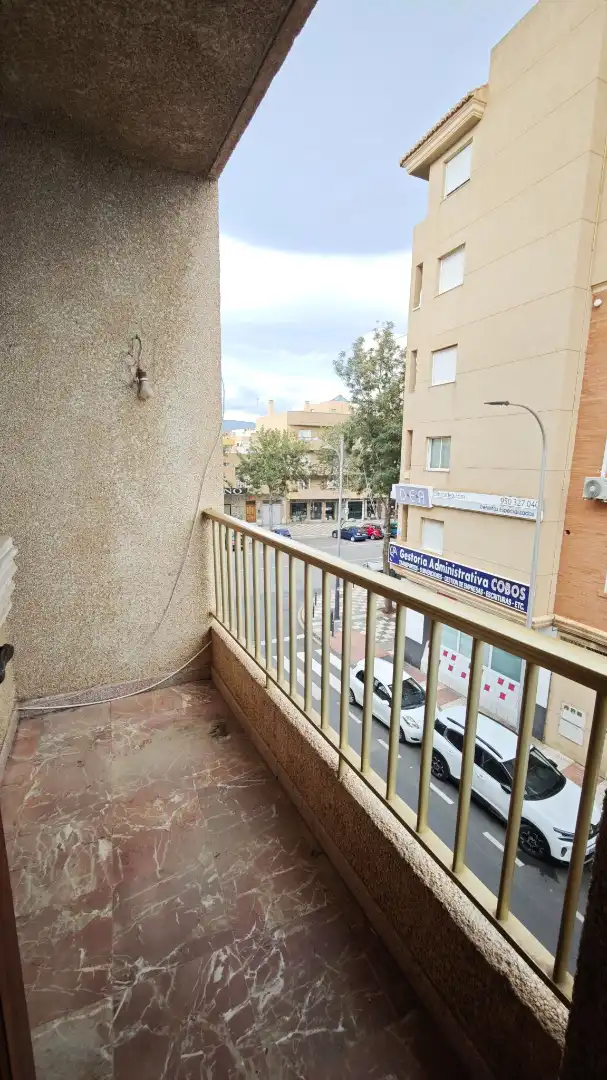 Vista exterior de Piso en venta en Roquetas de Mar con Terraza y Amueblado