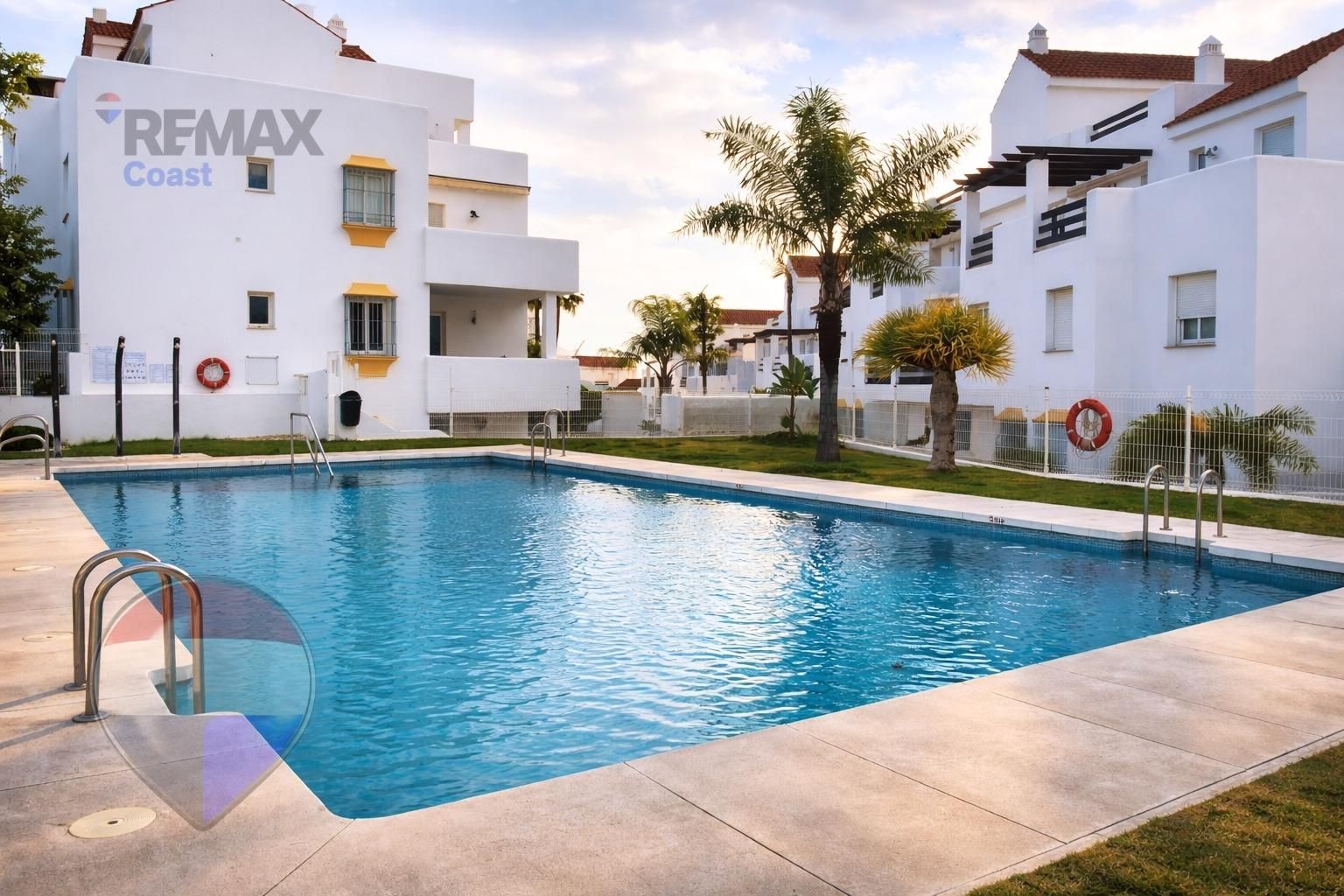Exterior view of Planta baja for sale in Estepona  with Air Conditioner, Private garden and Terrace