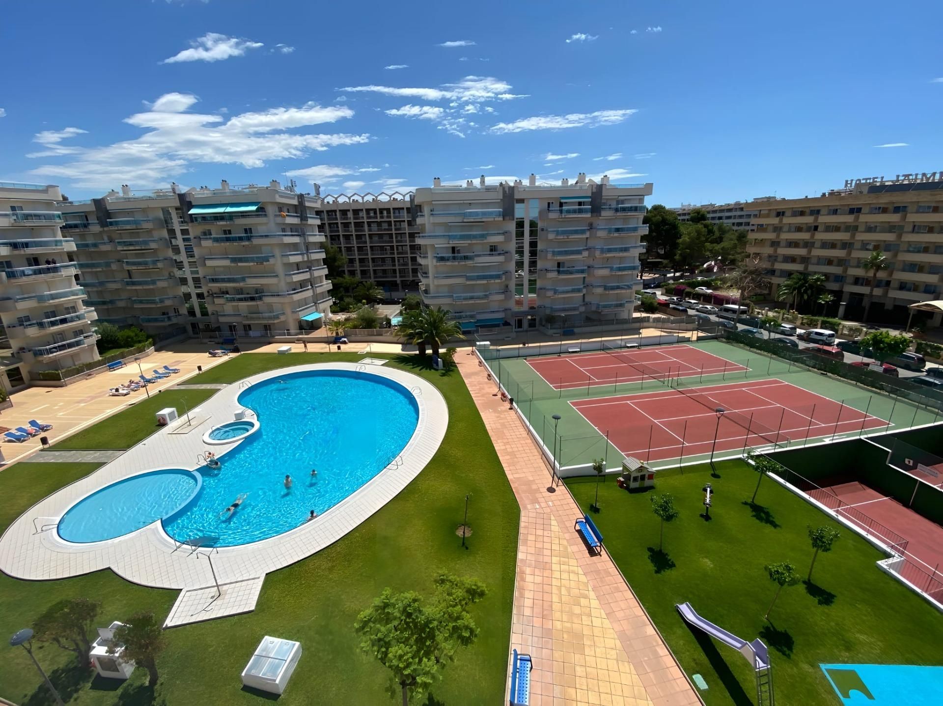 Swimming pool of Flat for sale in Salou  with Air Conditioner, Private garden and Terrace