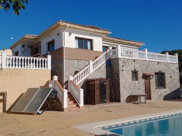 Casa rústica amb balcó en venda a Frigiliana
