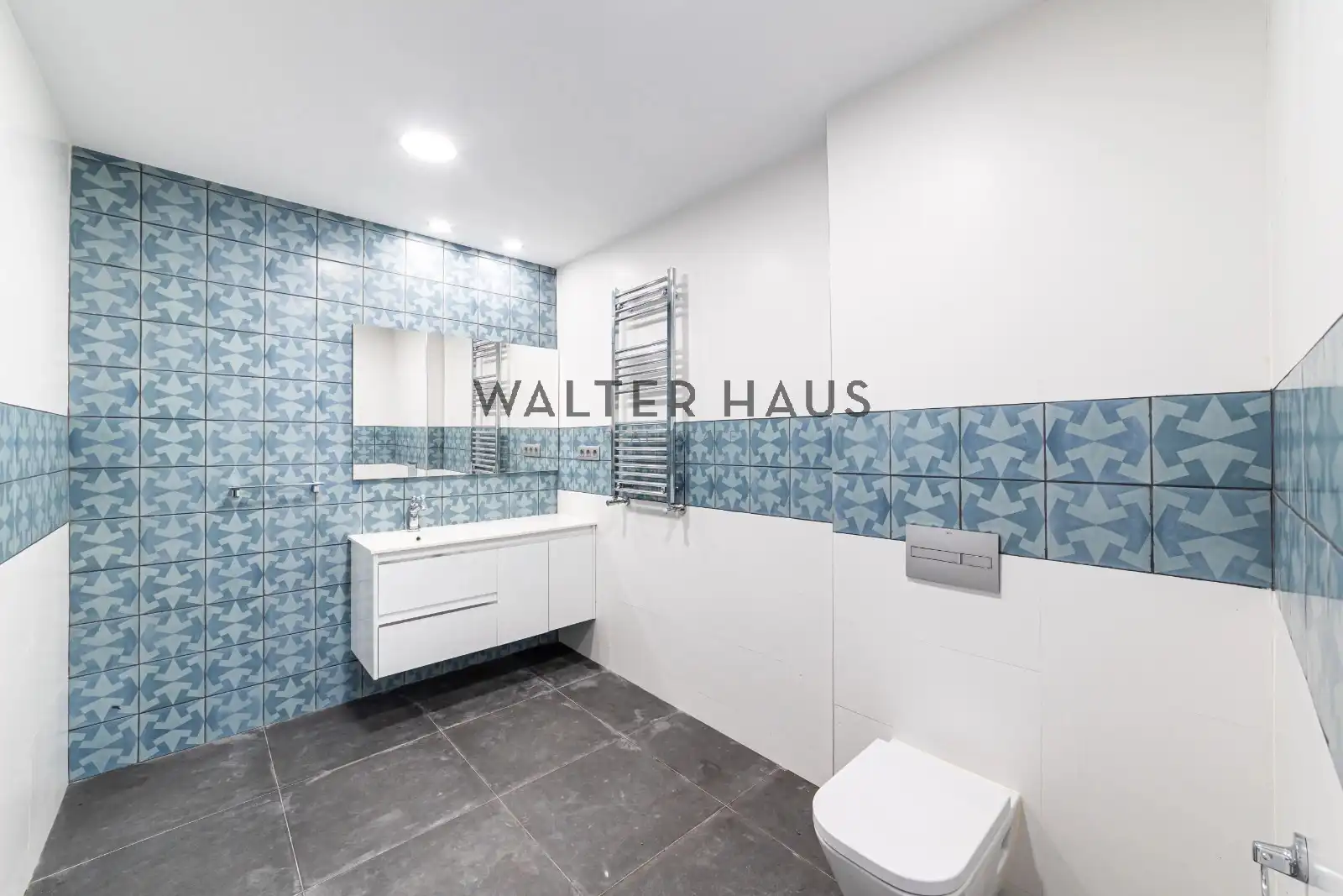 Baño de Dúplex en venta en Madrid con Calefacción, Horno y Lavadora