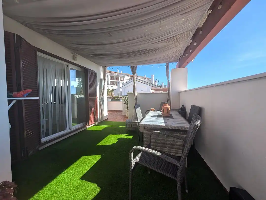 Terrasse von Dachboden zum Verkauf in La Alcaidesa mit Klimaanlage, Heizung und Terrasse