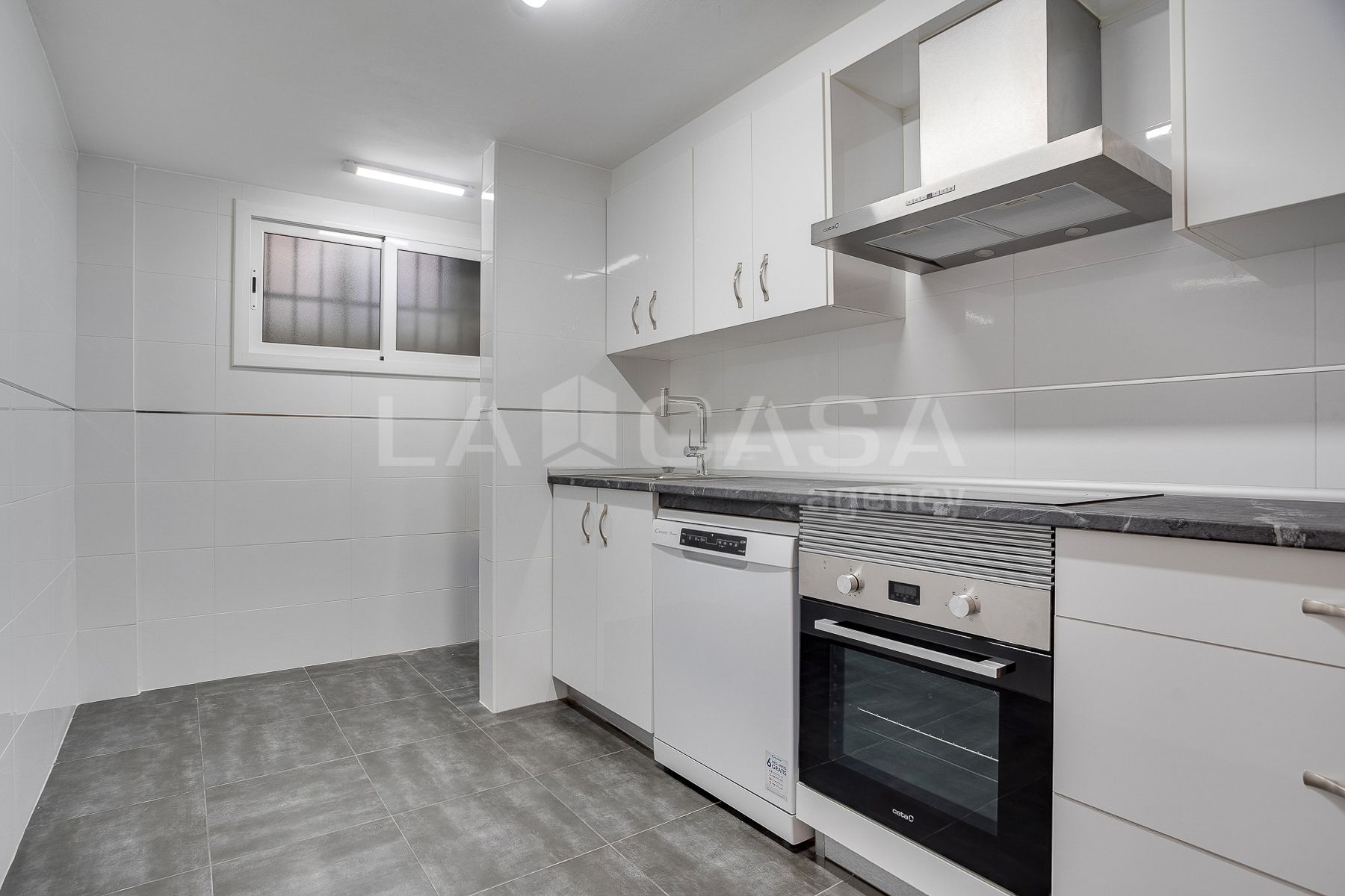 Kitchen of Planta baja for sale in L'Hospitalet de Llobregat