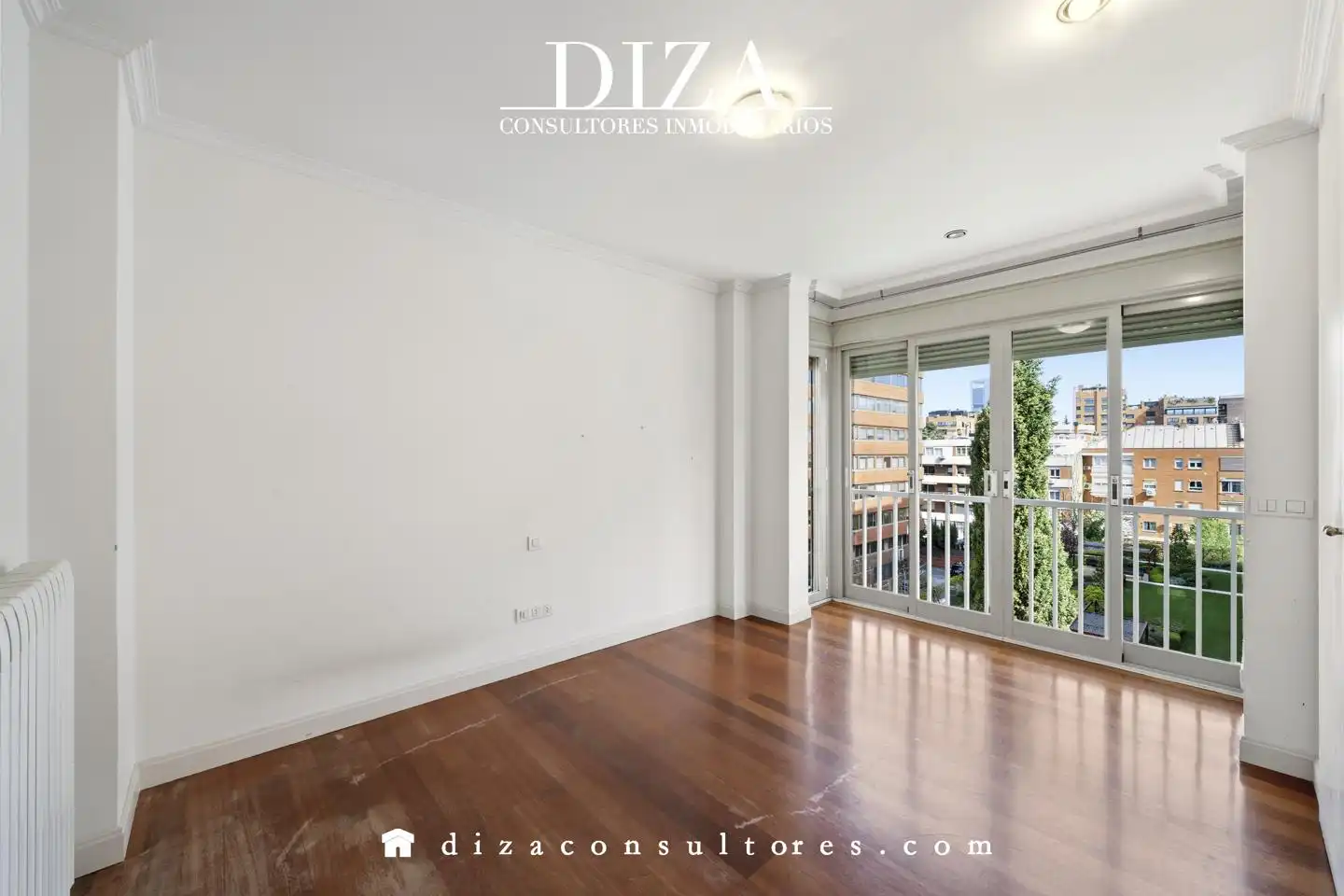 Vista exterior de Piso en venta en Madrid con Aire acondicionado, Calefacción y Jardín privado
