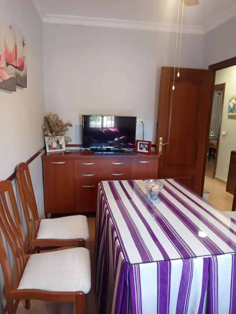 Sala de estar de Casa adosada en venta en Montequinto con Aire acondicionado, Jardín privado y Trastero