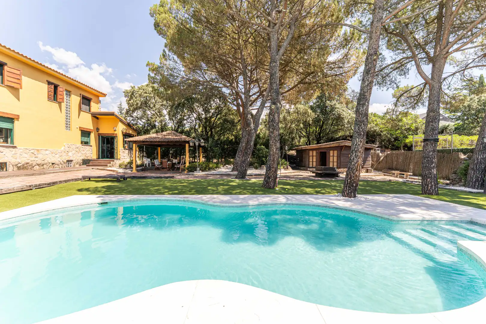 Piscina de Casa o xalet en venda en Alpedrete amb Calefacció, Jardí privat i Terrassa