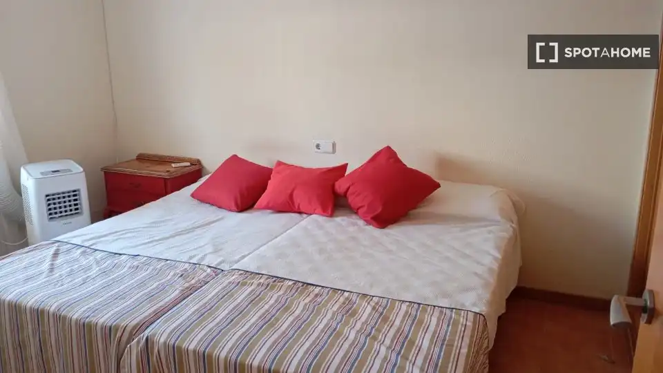 Room in Los Narejos - Punta Calera