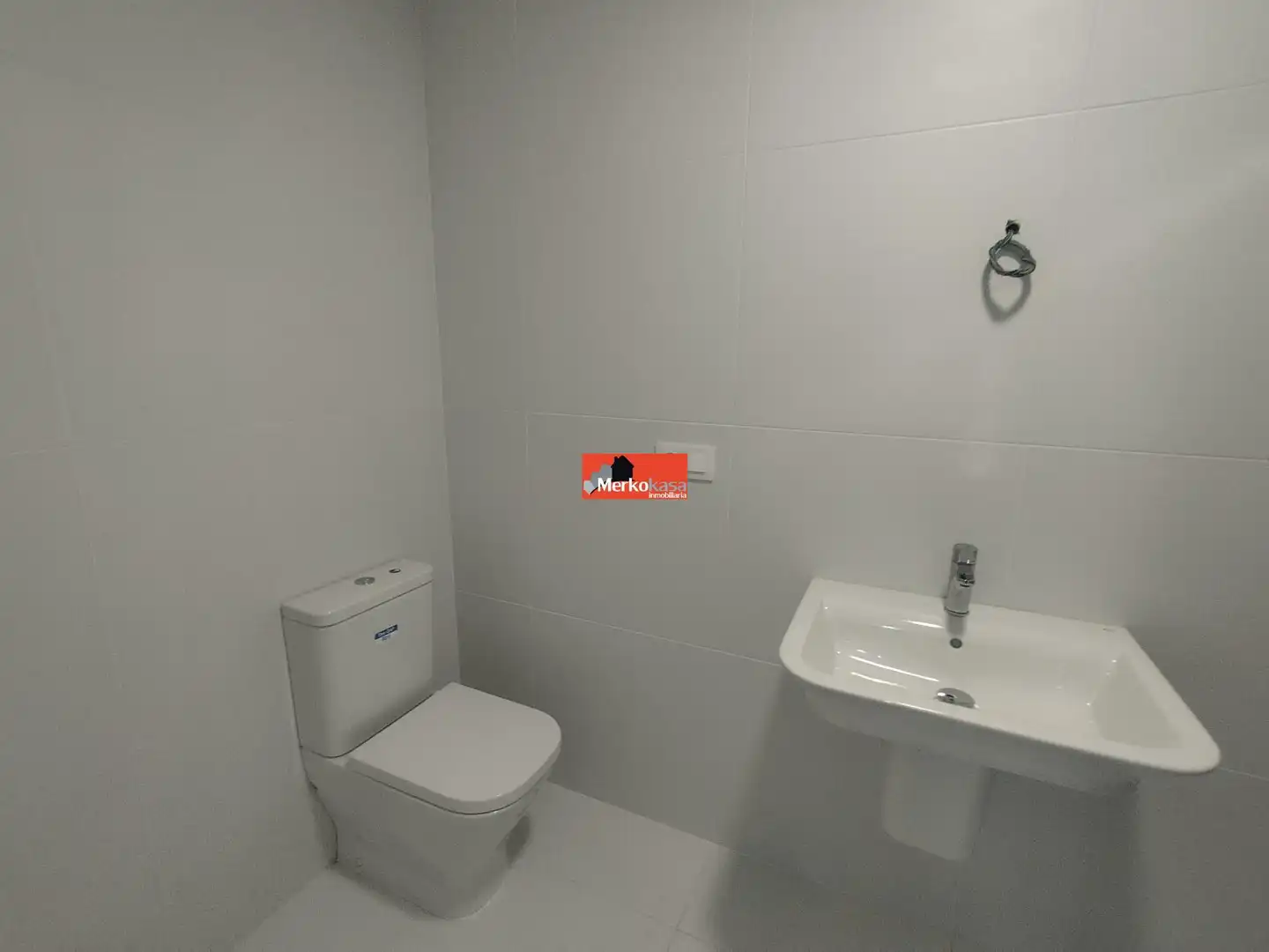 Bathroom of Flat for rent in Lugo  with Terrace, Storage room and Balcony