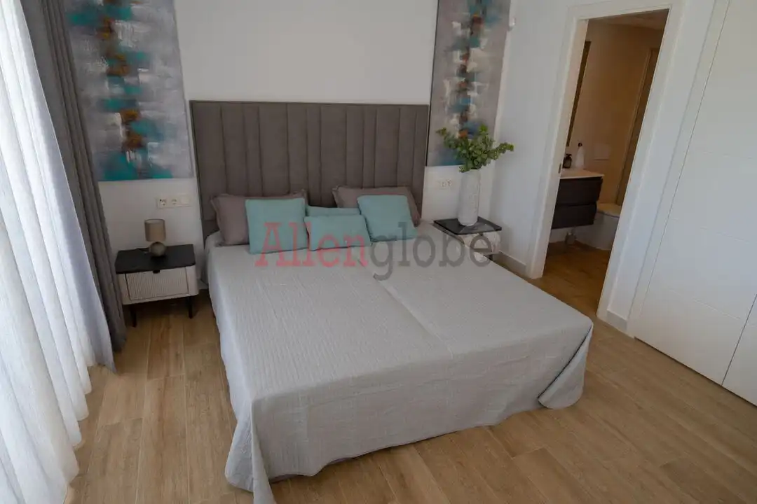 Habitación de Ático en venta en Estepona con Aire acondicionado, Calefacción y Jardín privado