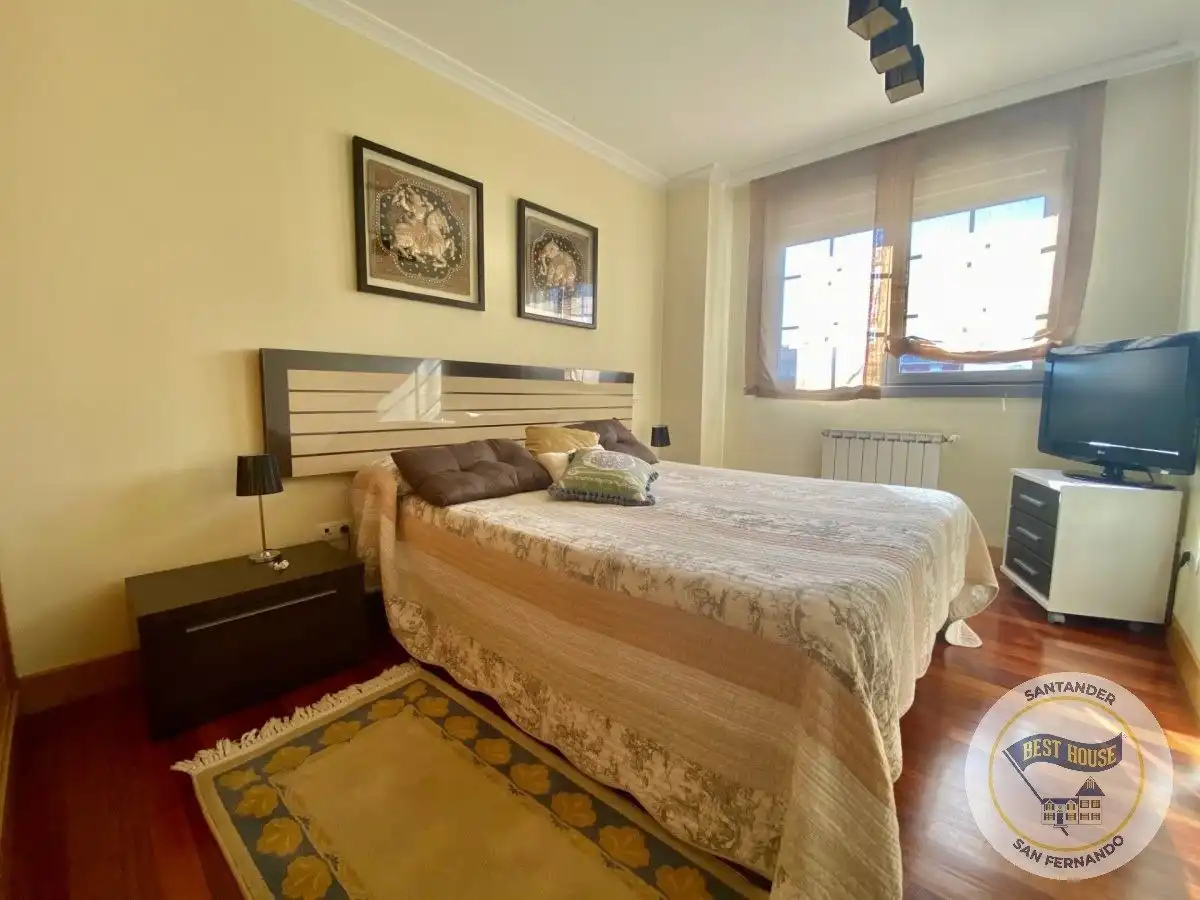 Wohnung zur Miete in Avenida de Cantabria, Valdenoja