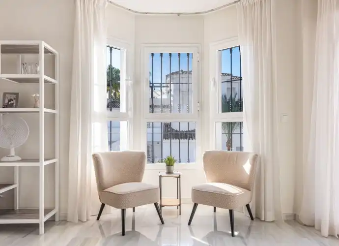 Vista exterior de Apartamento en venta en Marbella con Terraza, Amueblado y Piscina comunitaria