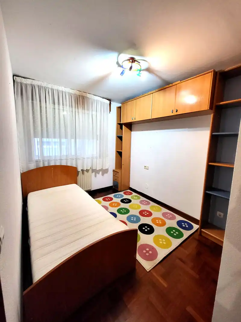Bedroom of Flat for rent in Vigo   with Heating, Parquet flooring and Storage room