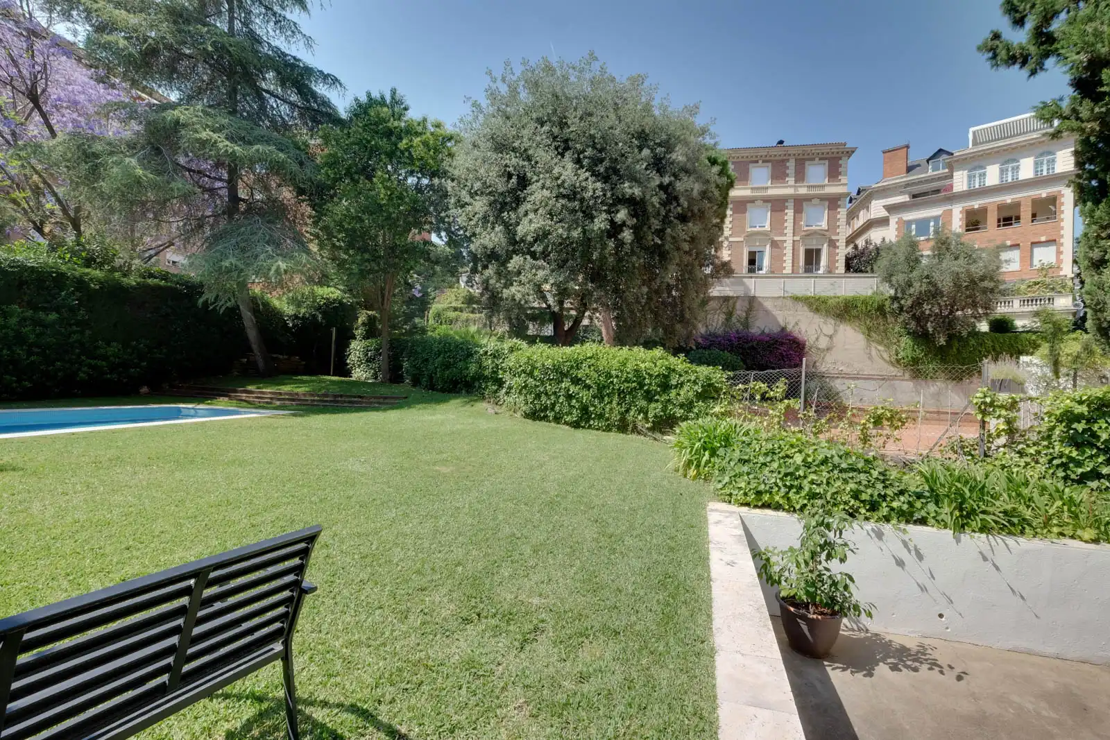 Garten von Wohnung zum Verkauf in Barcelona mit Klimaanlage, Heizung und Ofen