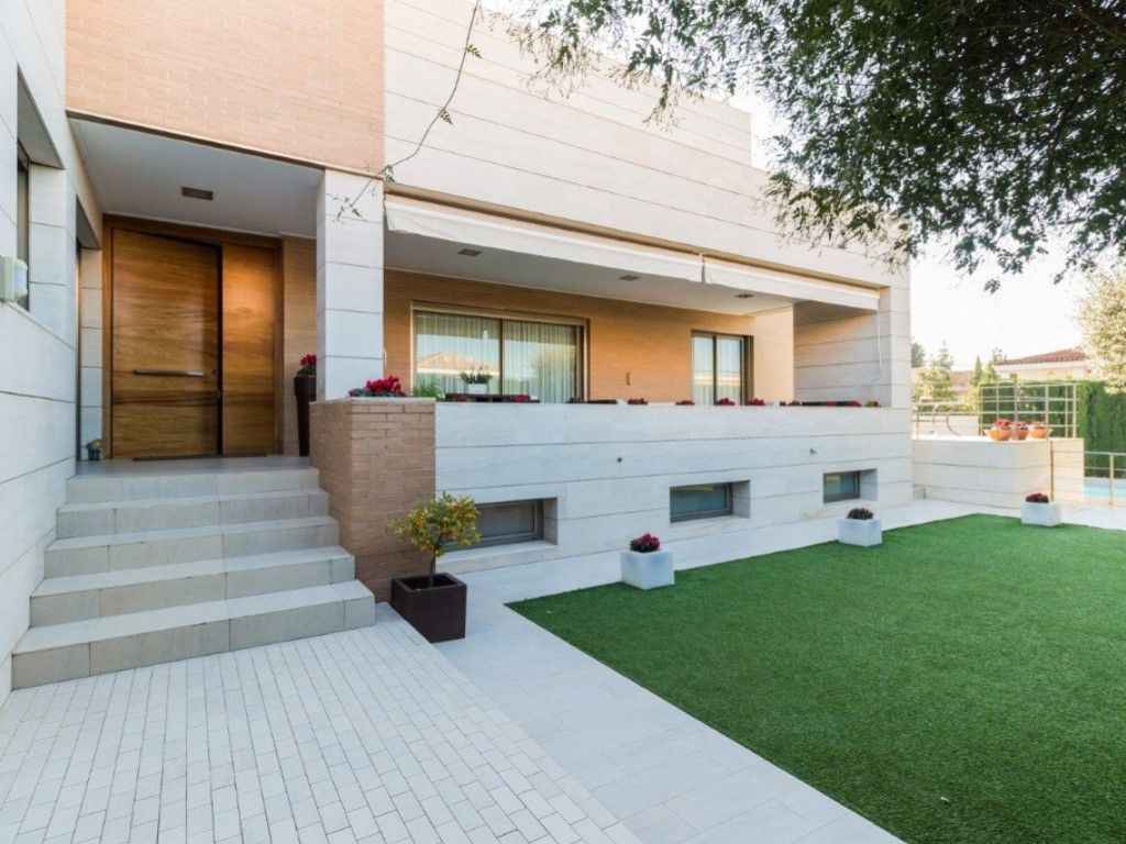 Terrassa de Casa o xalet en venda en Torrent amb Aire condicionat, Calefacció i Jardí privat