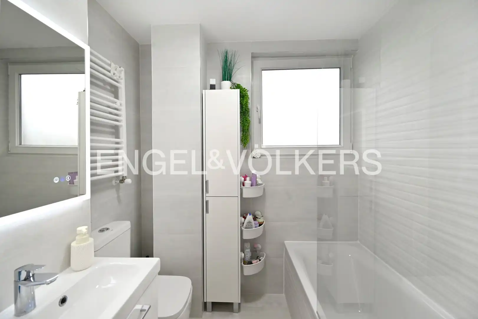 Baño de Piso en venta en Camargo con Calefacción, Terraza y Trastero