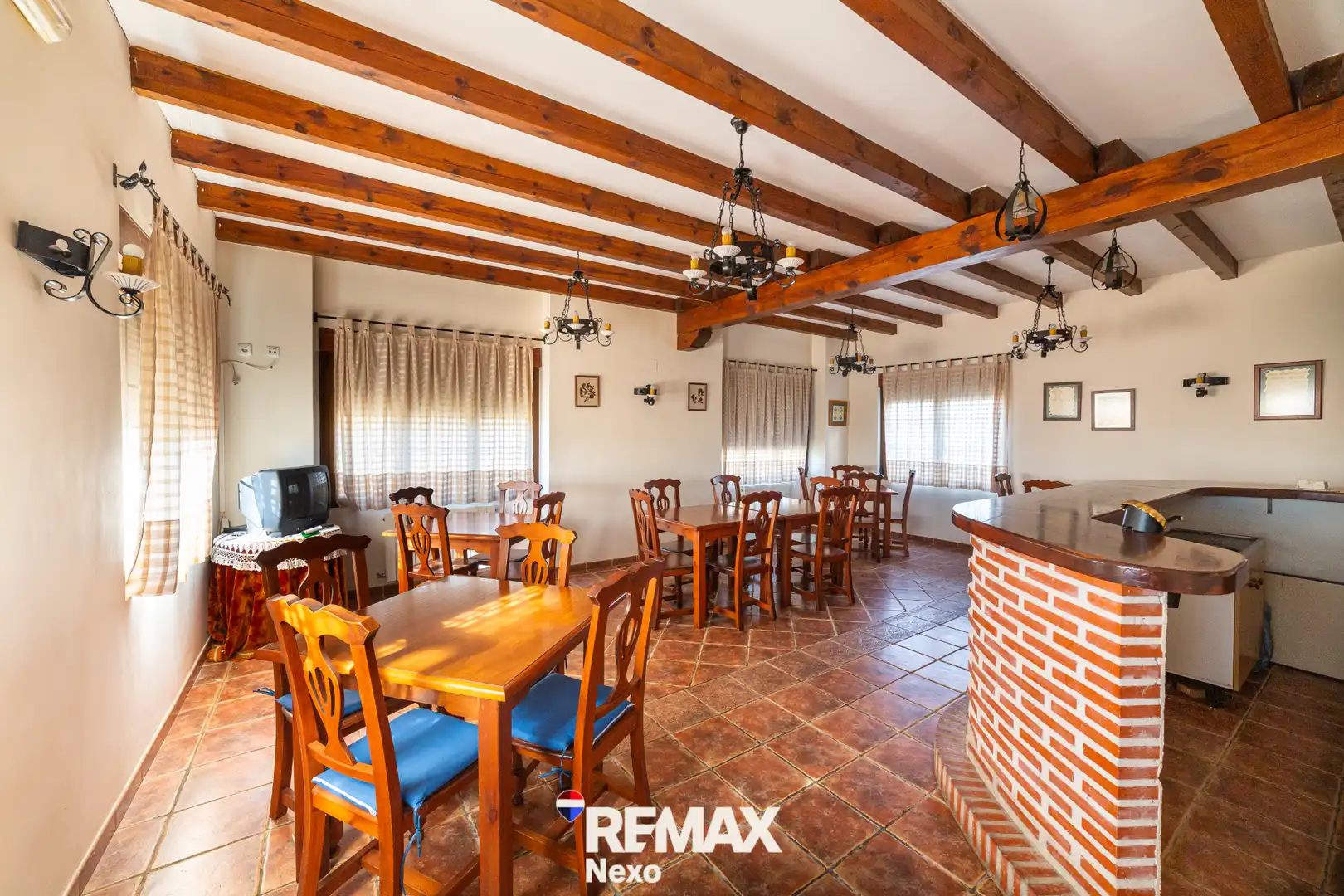 Buildings for sale in San Llorente