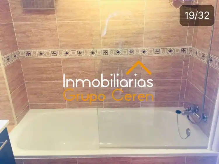 Bany de Pis en venda en Zorraquín amb Calefacció, Piscina i Moblat