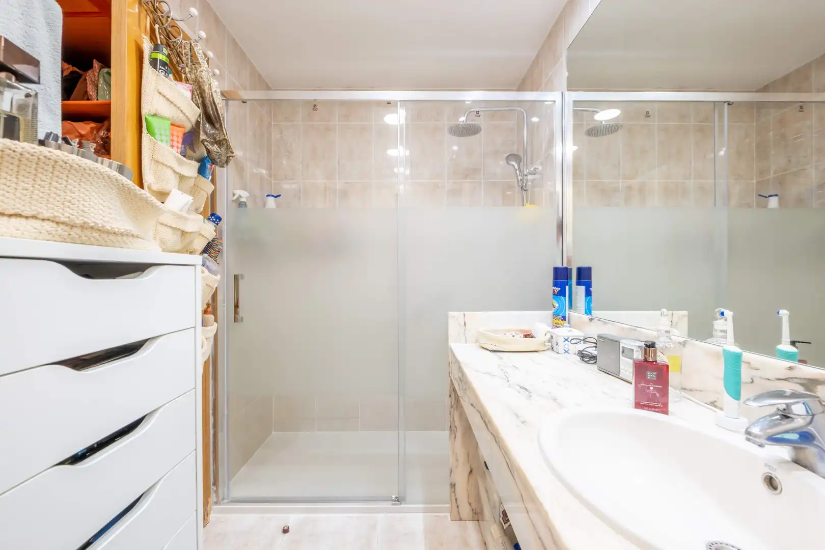 Bathroom of Detached homes for sale in Zaragoza  with Air Conditioner, Heating and Community pool