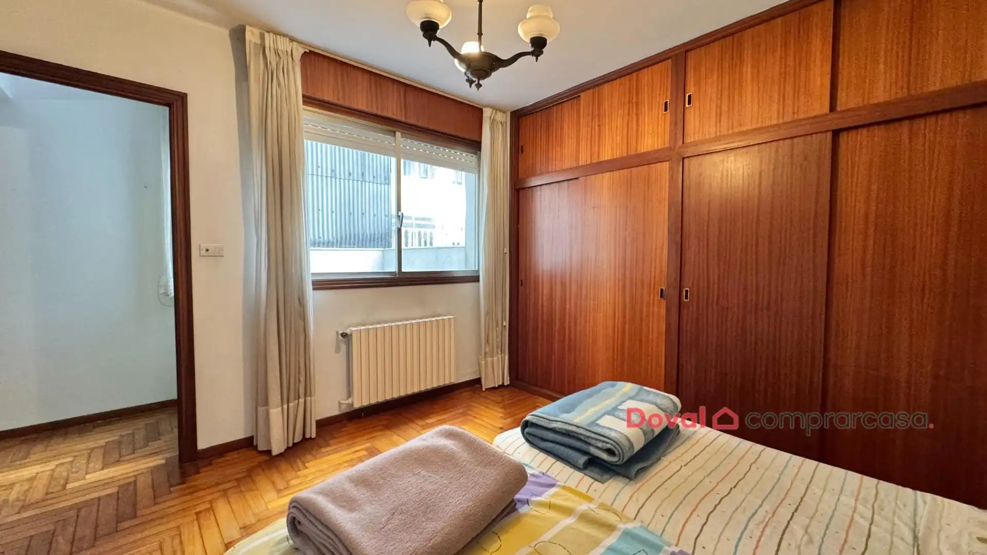 Habitación de Piso en venta en Vigo  con Calefacción, Parquet y Terraza