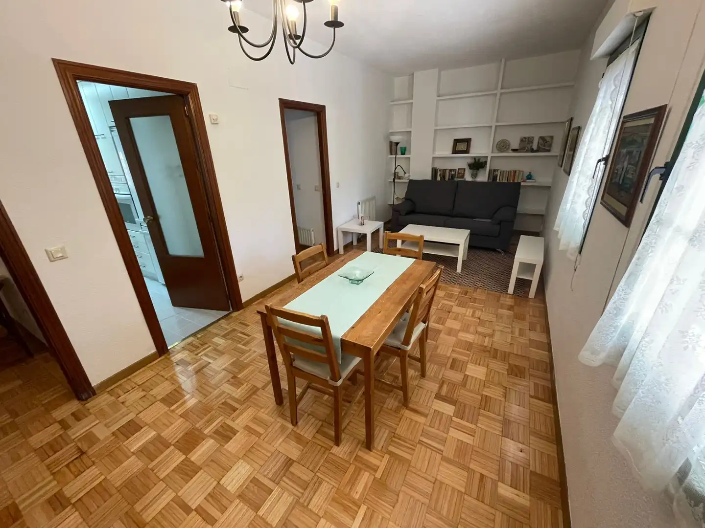 Sala de estar de Piso de alquiler en Alcalá de Henares con Calefacción, Parquet y Amueblado