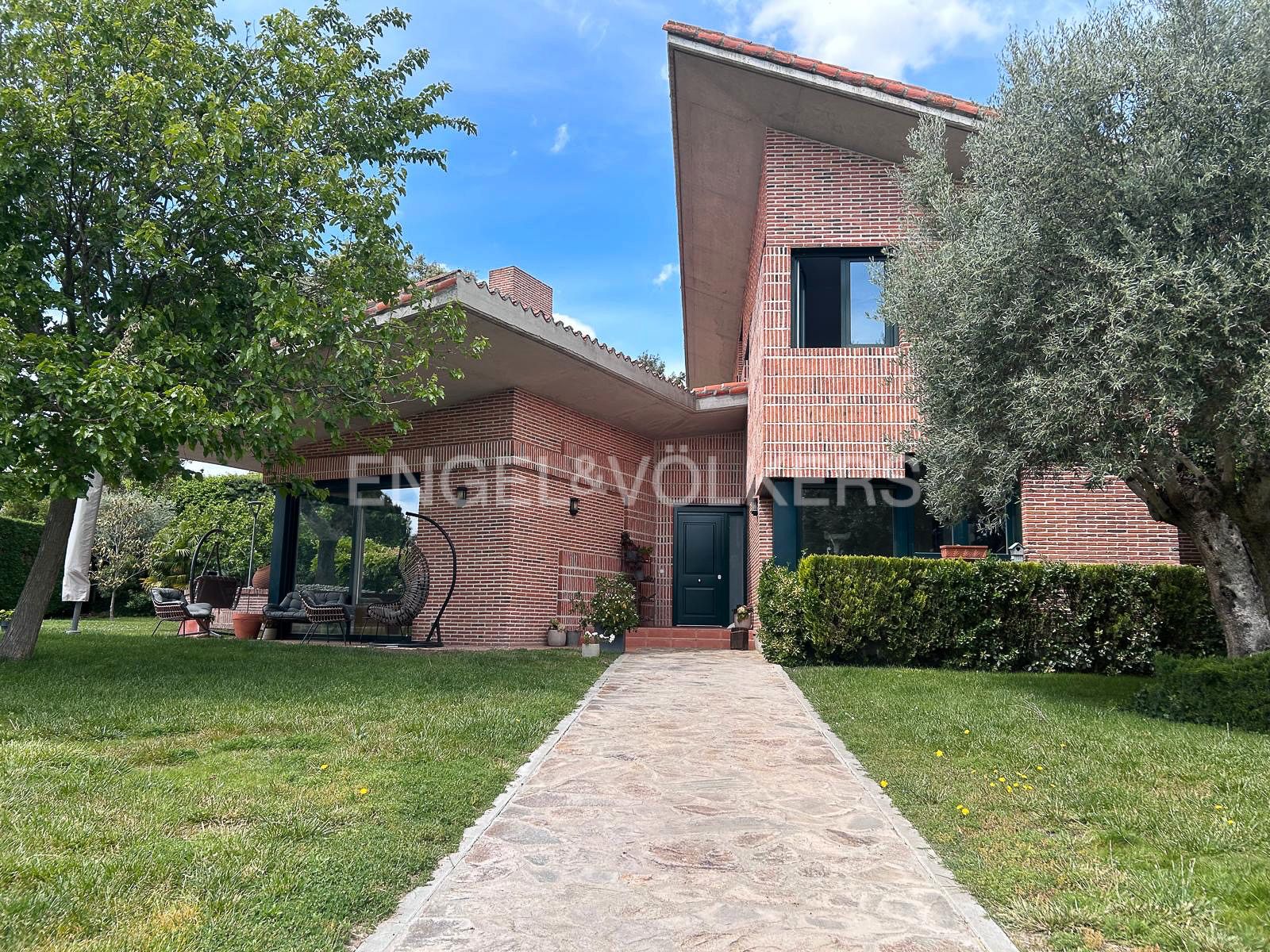 Vista exterior de Casa o xalet de lloguer en Villaviciosa de Odón amb Aire condicionat, Calefacció i Jardí privat