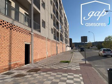 Local comercial de lloguer a De La Infanta Paz De Borbón