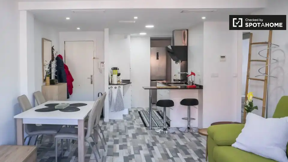 Kitchen of Flat for rent in Valencia  with Air Conditioner, Heating and Furnished