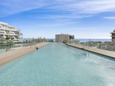 Bajo con piscina en venta en El Higuerón