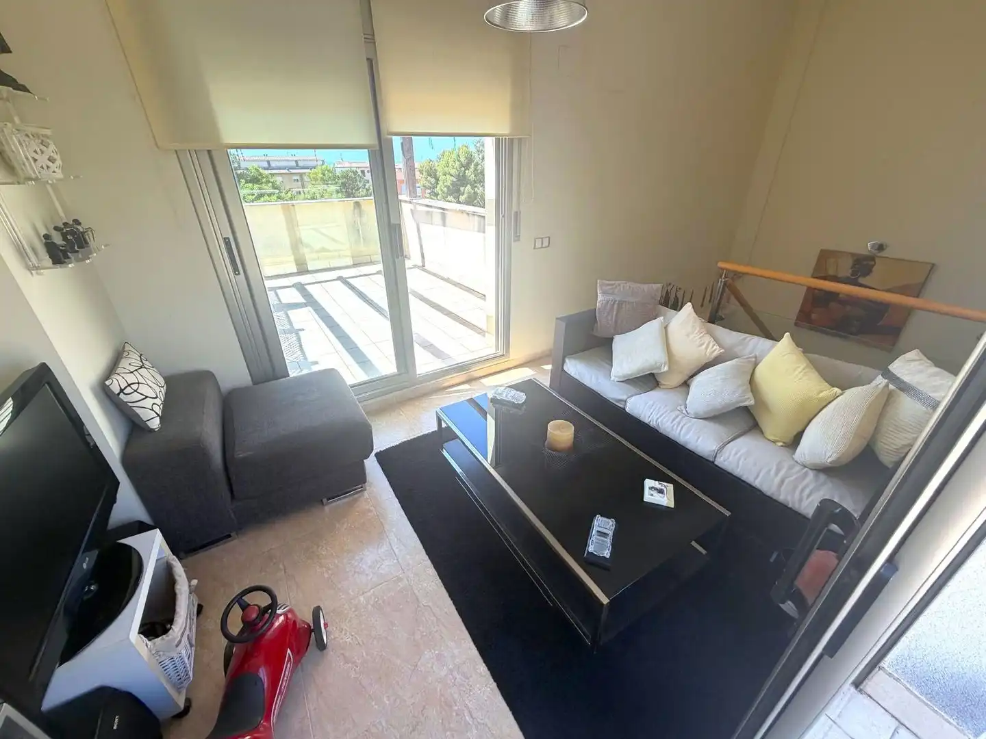 Sala de estar de Casa adosada en venta en El Vendrell con Aire acondicionado, Calefacción y Jardín privado