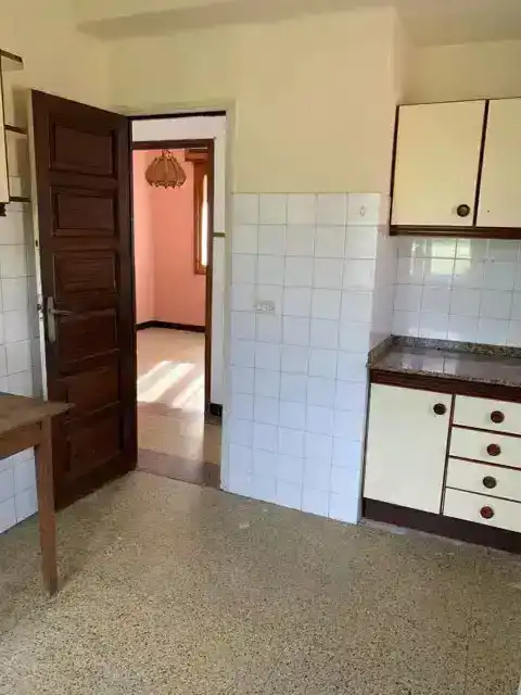 Cuina de Casa o xalet en venda en Pontevedra Capital  amb Calefacció, Jardí privat i Traster