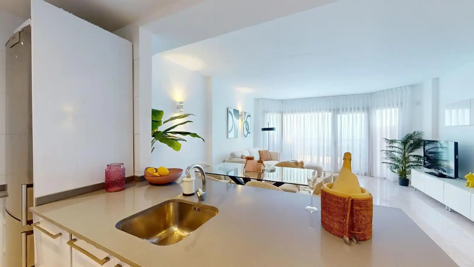 Küche von Dachboden zum Verkauf in Fuengirola mit Klimaanlage, Terrasse und Gemeinschaftspool