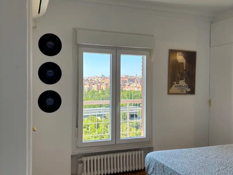Schlafzimmer von Wohnung zur untervermieten in Madrid mit Klimaanlage, Heizung und Parkett