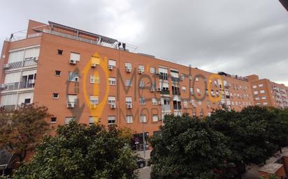 Exterior view of Flat for sale in  Sevilla Capital  with Air Conditioner and Balcony